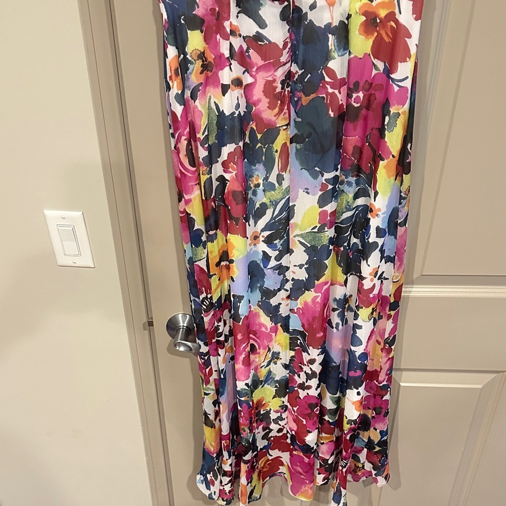 Vibrant Maggy London White, Navy, Fuchsia Pink, Green, Yellow Floral Print Dress - Picture 6 of 9